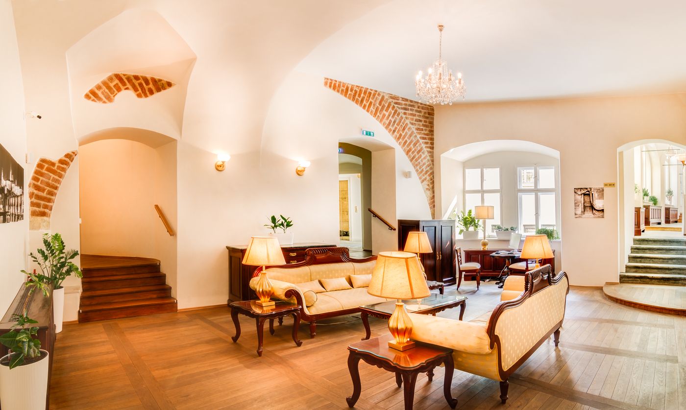 The-Dominican-Lobby-12