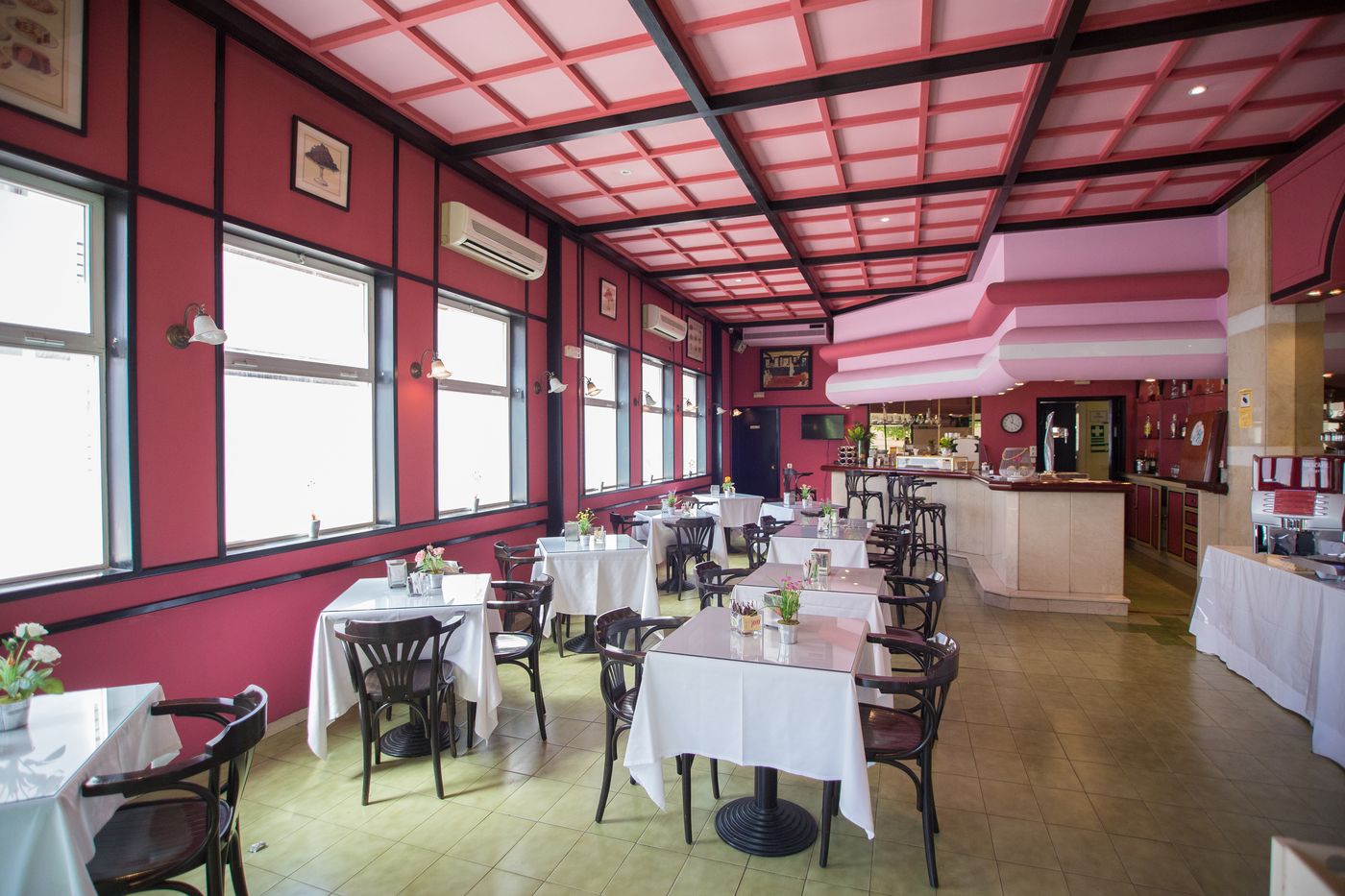 OH-Marbella-Inn-Restaurant-28