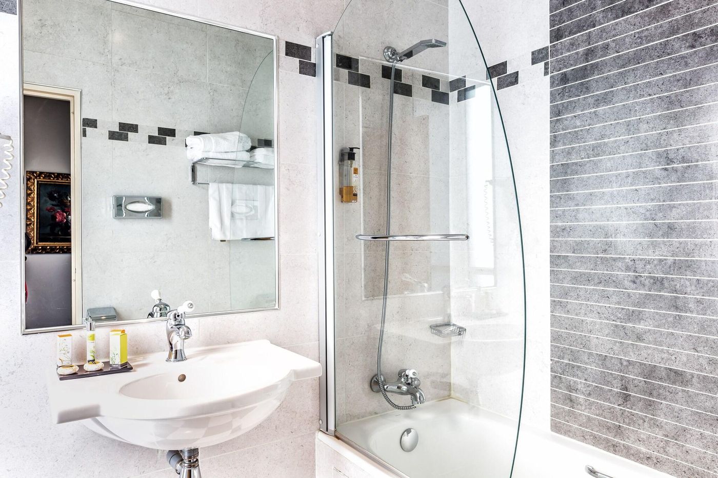 Regence-Paris-Room-18