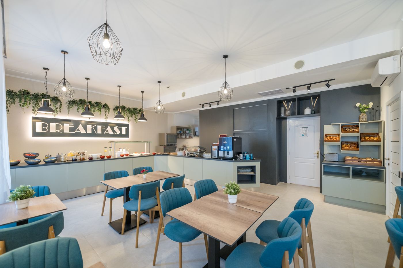 Baross-City-Hotel---Budapest-Restaurant-10