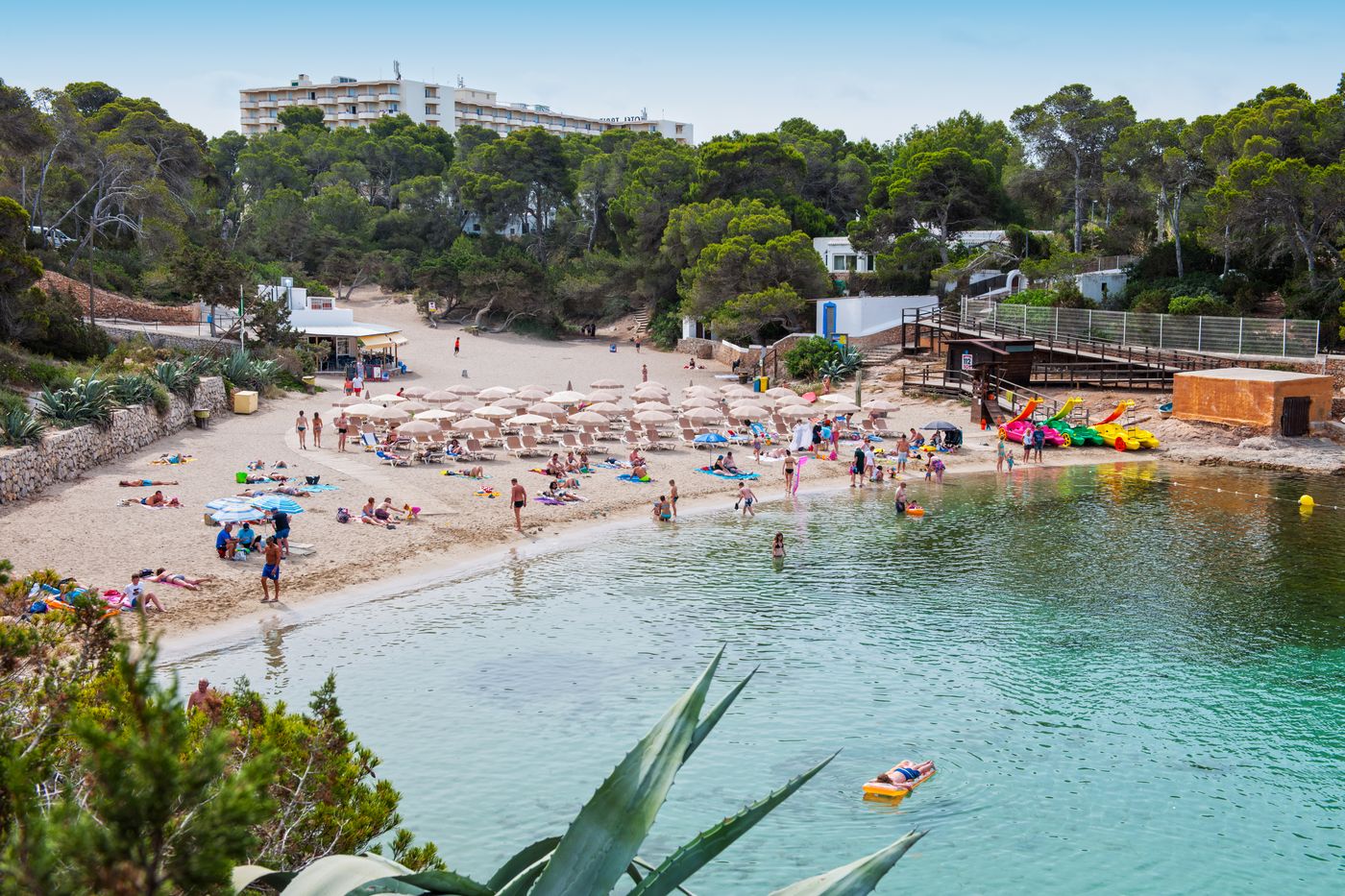Marble-Hotel-Stella-Maris-Beach-78