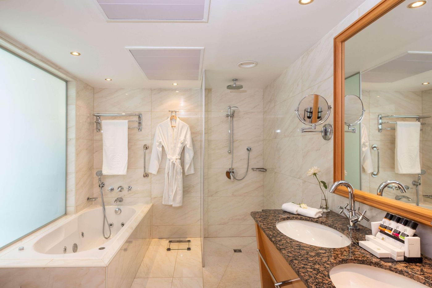 Constantinou-Bros-Athena-Royal-Beach-Hotel---Adults-Only-Room-40