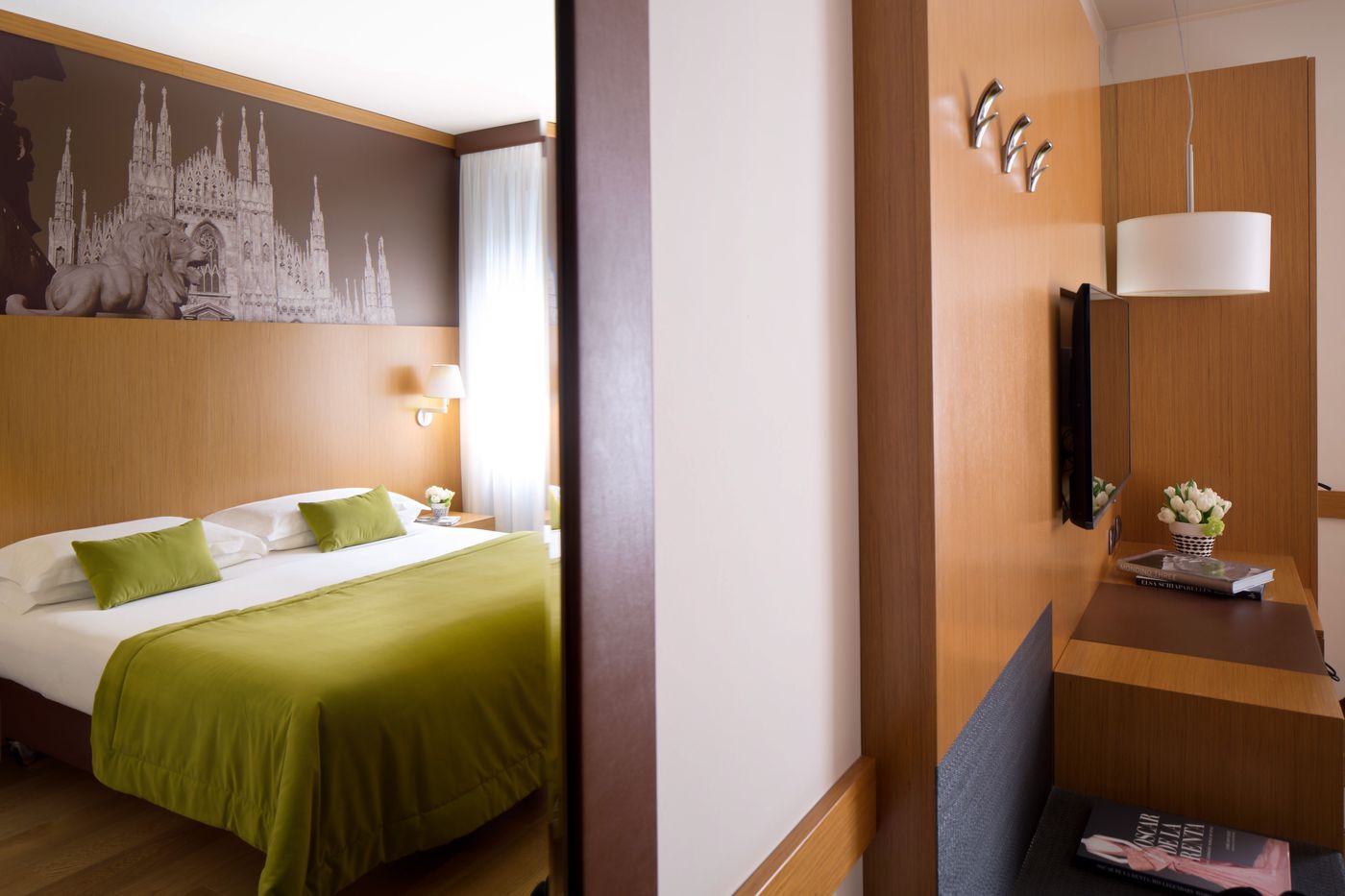 Starhotels-Tourist-Room-17