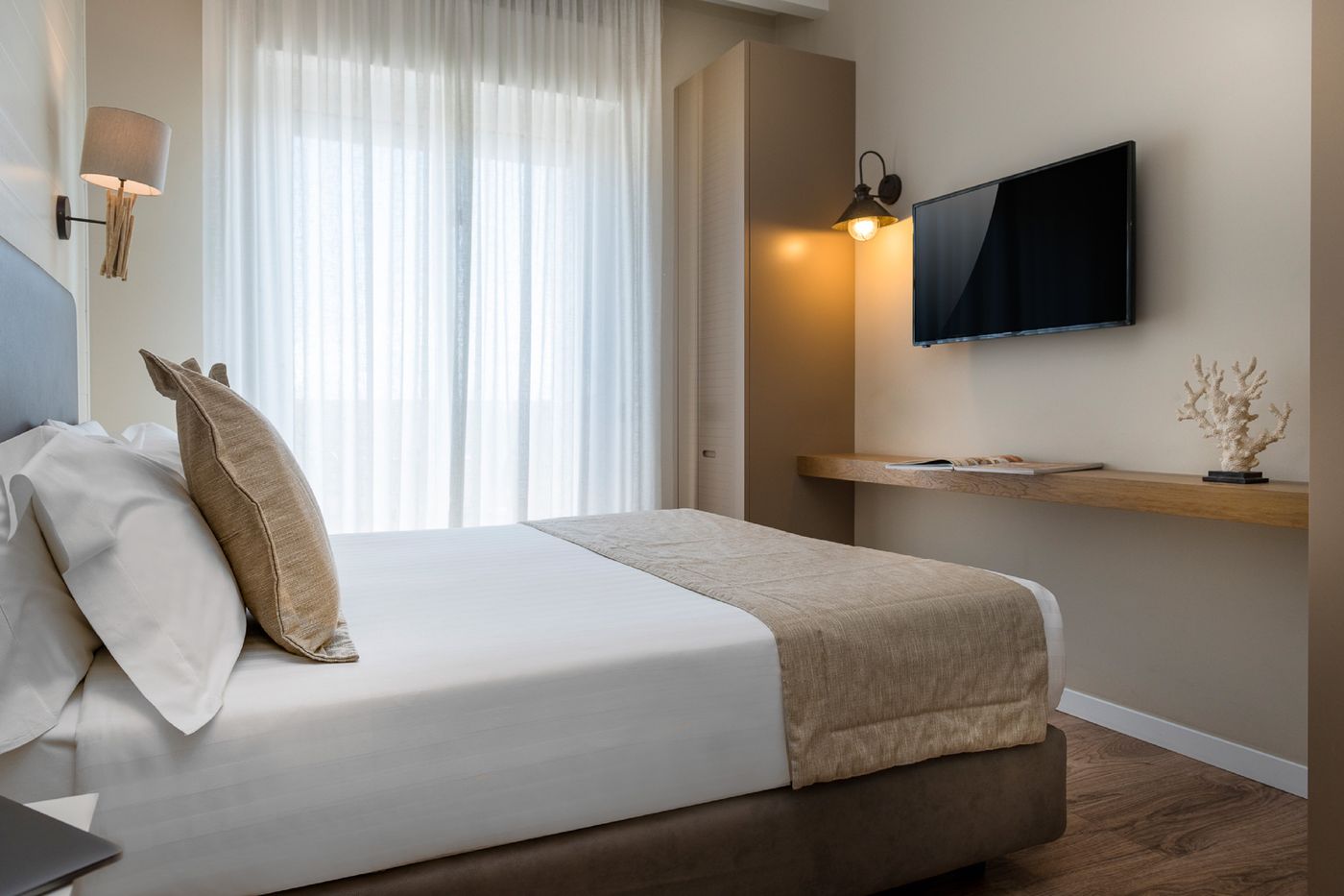 Litoraneo Suite Hotel-Italy-RIMINI-Room-10