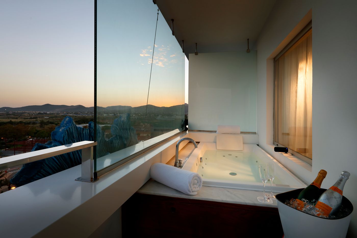 Ushuaia-Ibiza-Beach-Hotel-Room-61