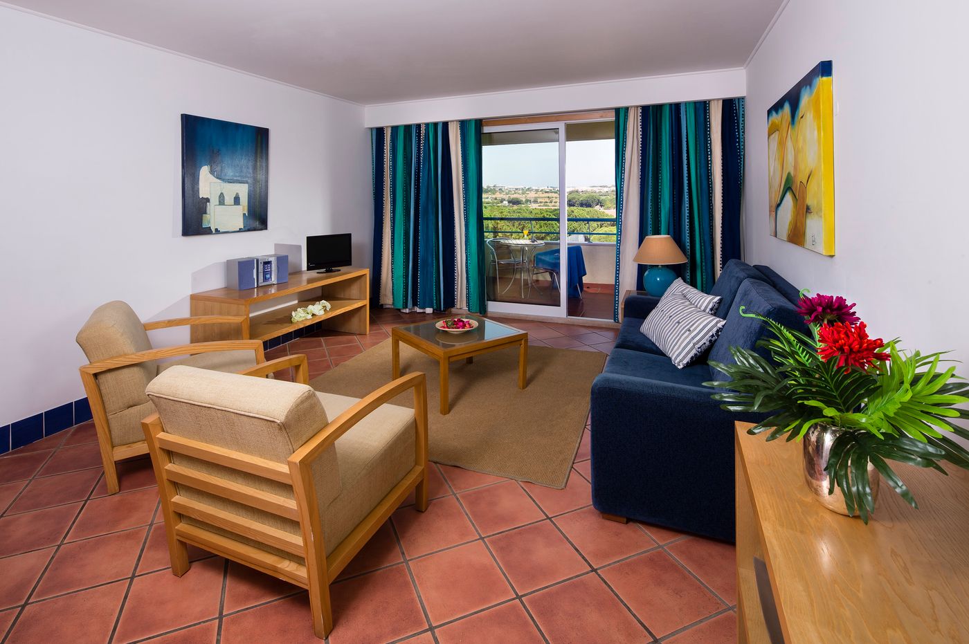 The-Patio-Suite-Hotel-Room-20