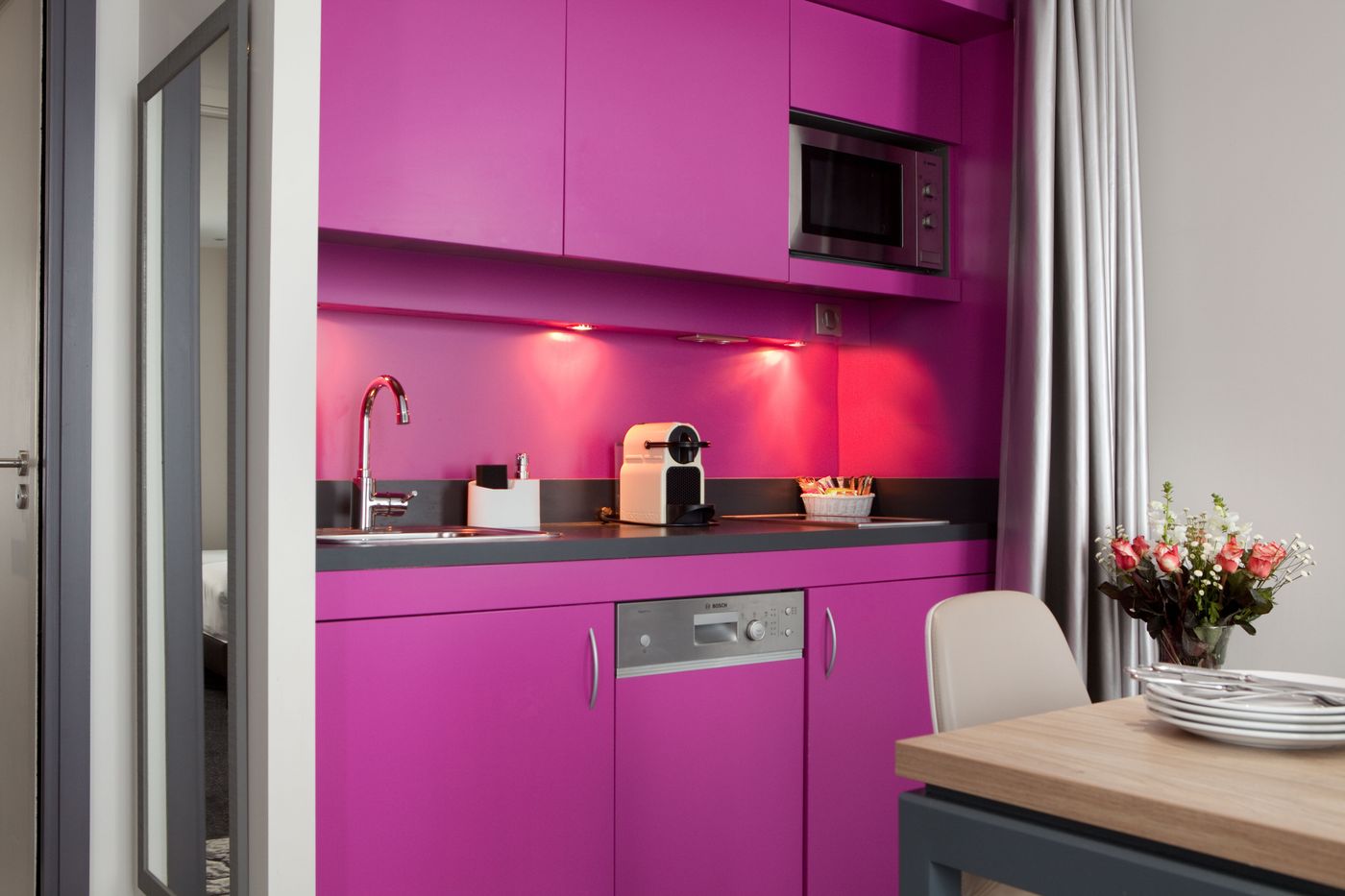 Serotel-Suites-Opera-Room-6