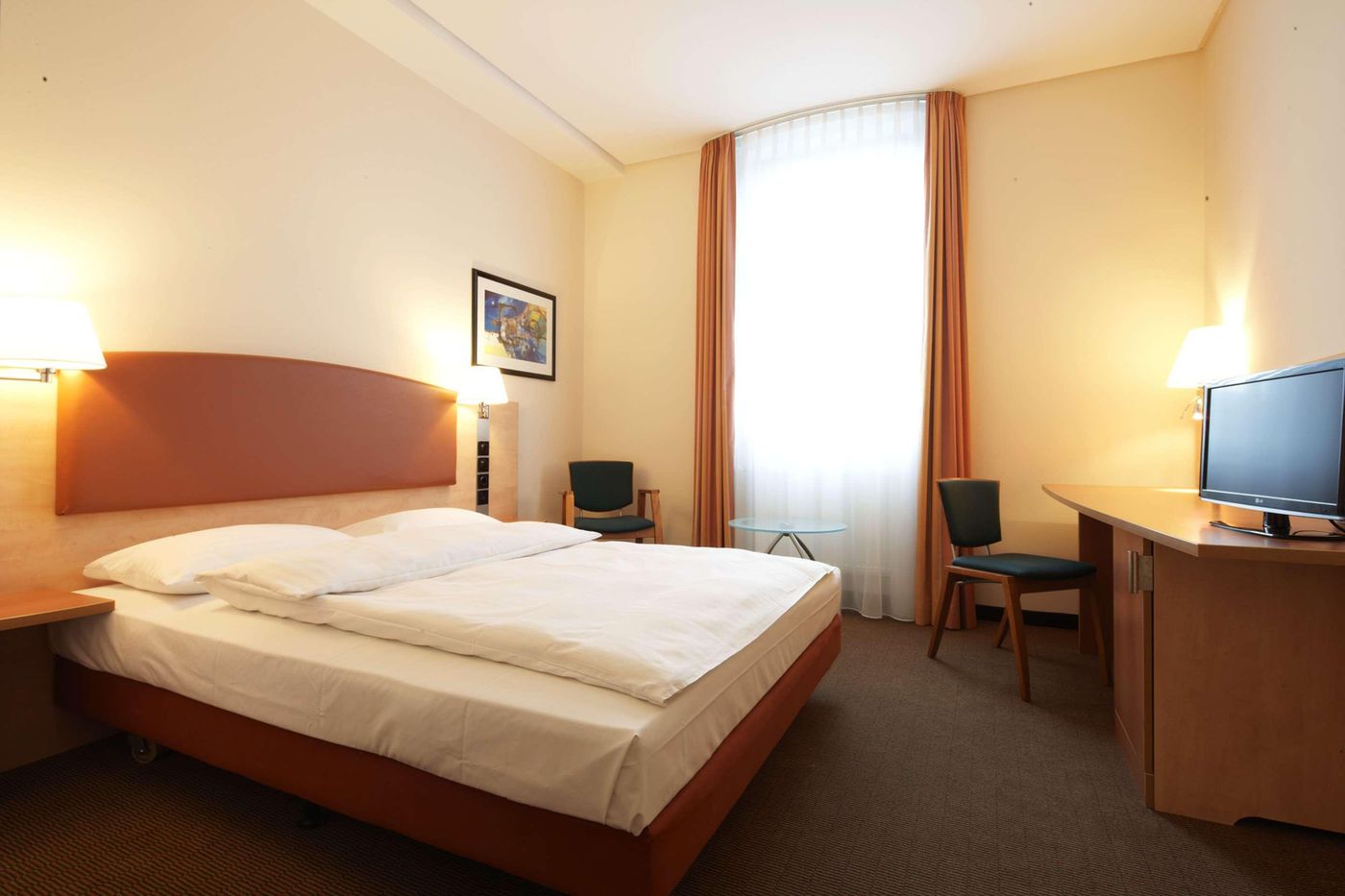 IntercityHotel-Berlin-Ostbahnhof-Room-10