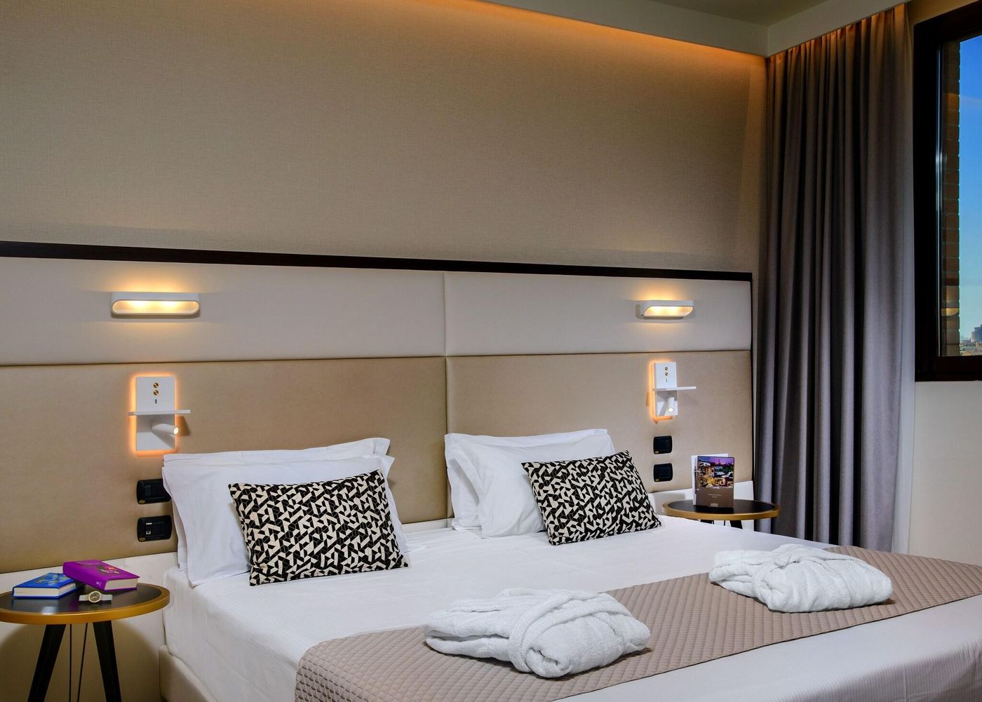 Aemilia Hotel Bologna - Italy - Bologna - Room - 7