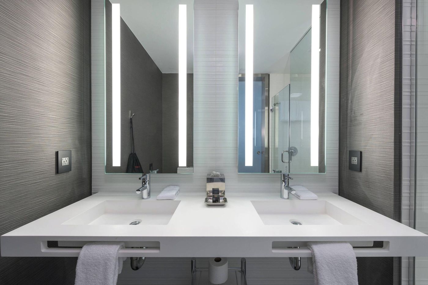 AC-Hotel-Boston-Cambridge-Room-26