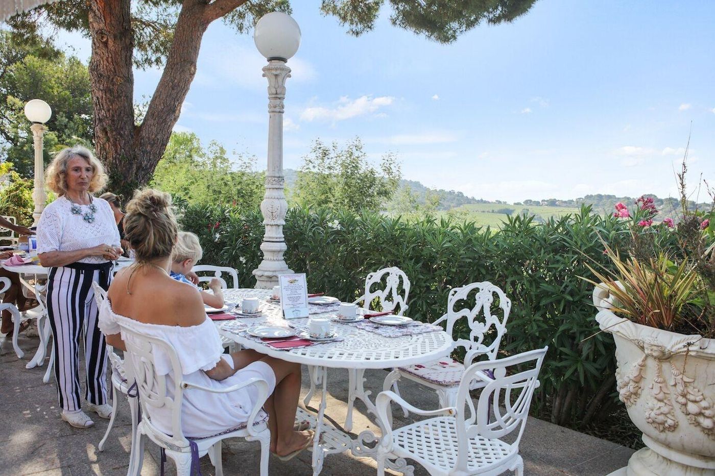 Chateau-de-Mei-Lese-Terrace-35