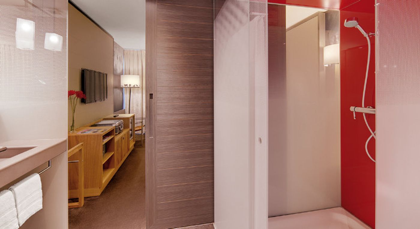 Agora Swiss Night by Fassbind-Switzerland-LAUSANNE-Room-9