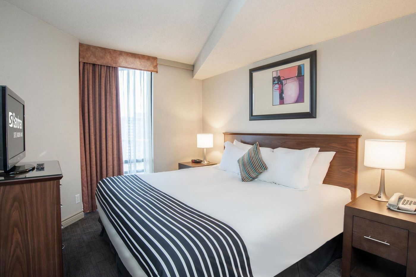 Sandman-Suites-Davie-Room-23