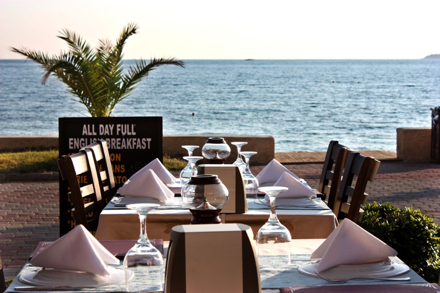 Mendos-Restaurant-15