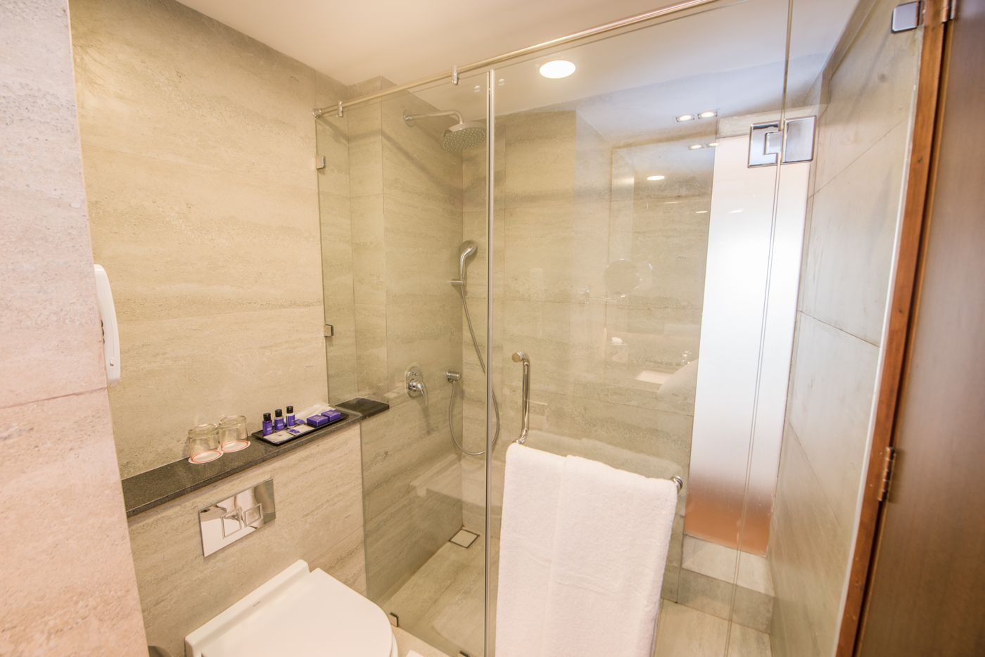 Vivanta-Colombo-Airport-Garden-Room-34