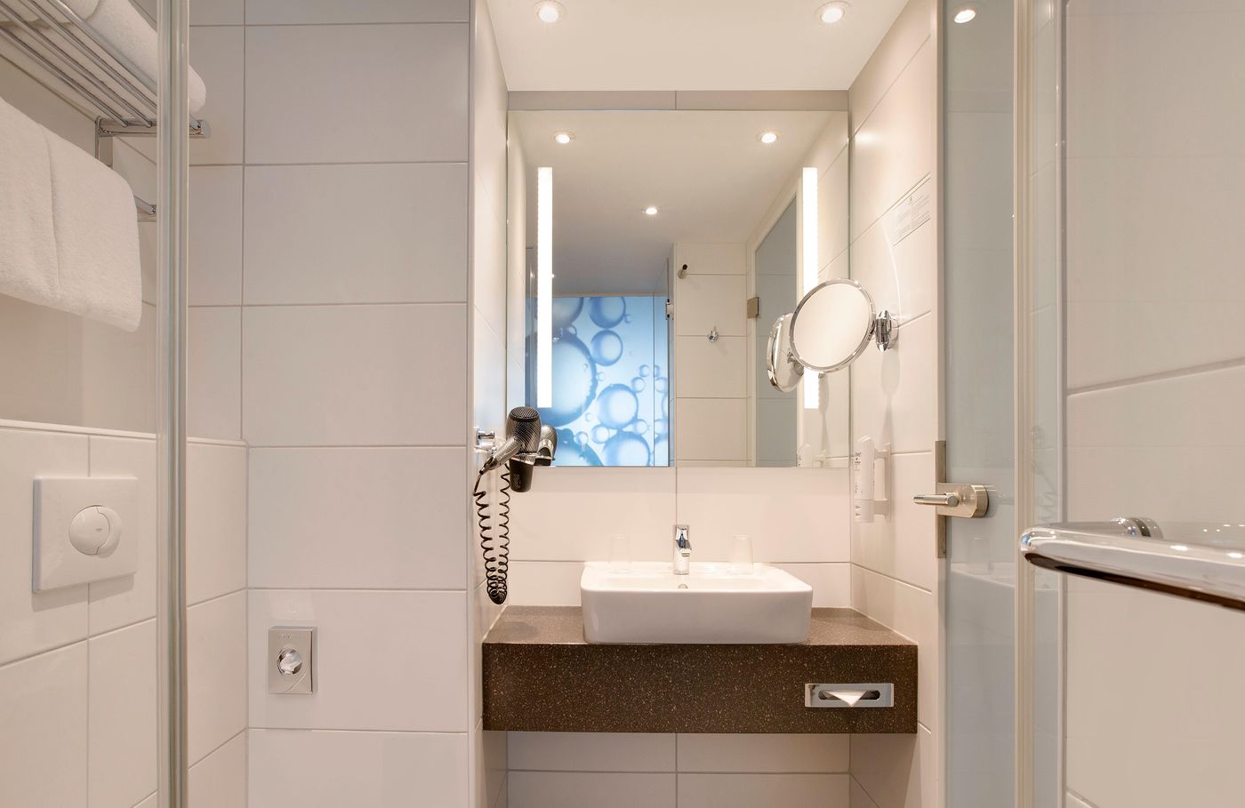 Holiday-Inn-Berlin-City-East-Side-Room-33