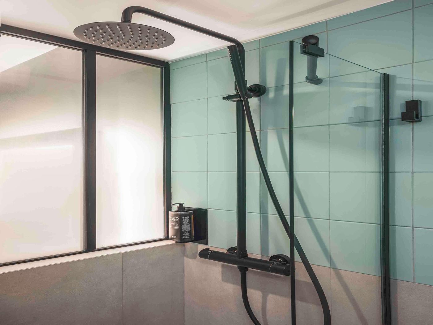 ibis-Styles-Paris-Montmartre-Nord-Room-43