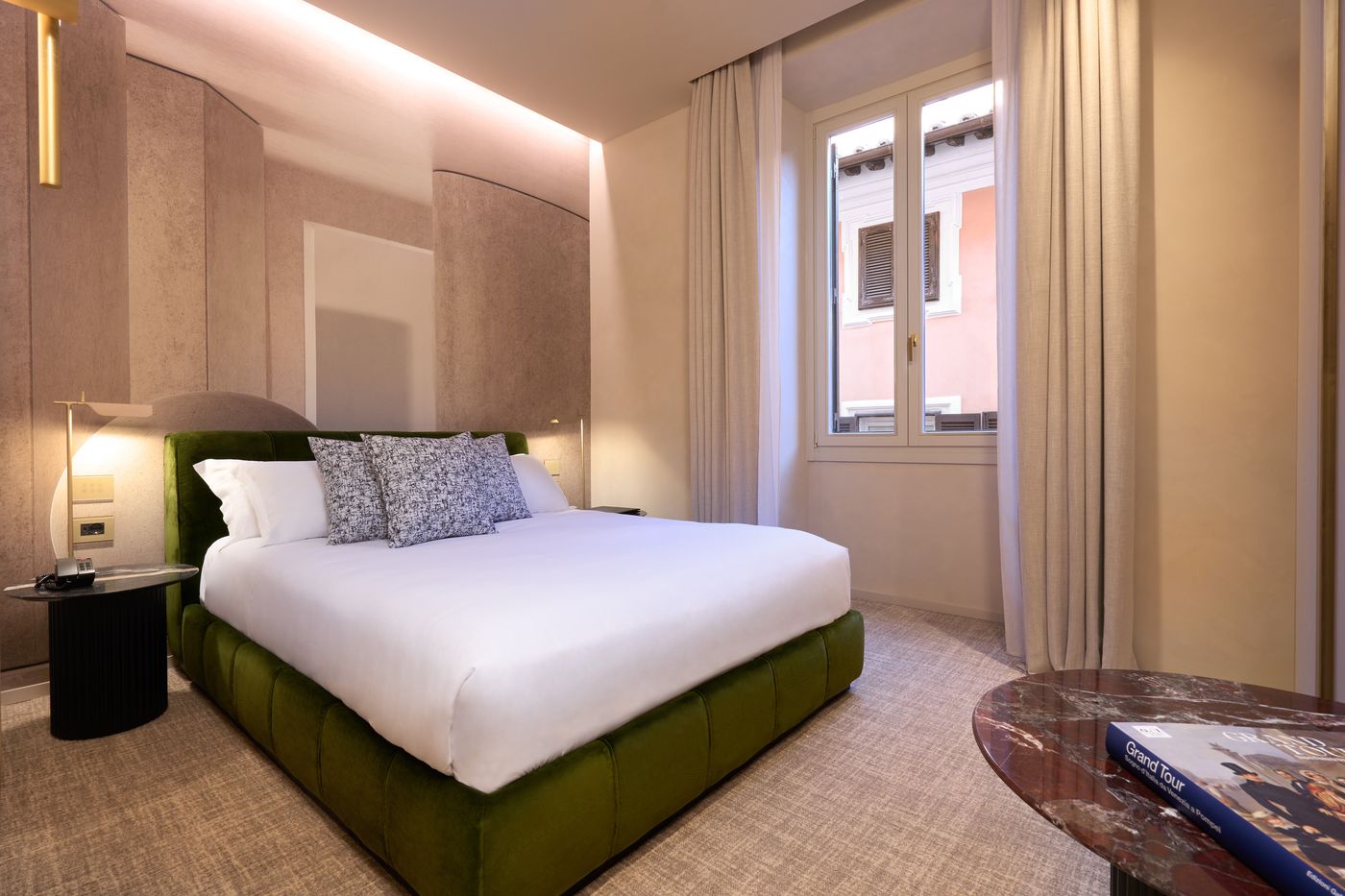 Borghese-Contemporary-Hotel-Room-16