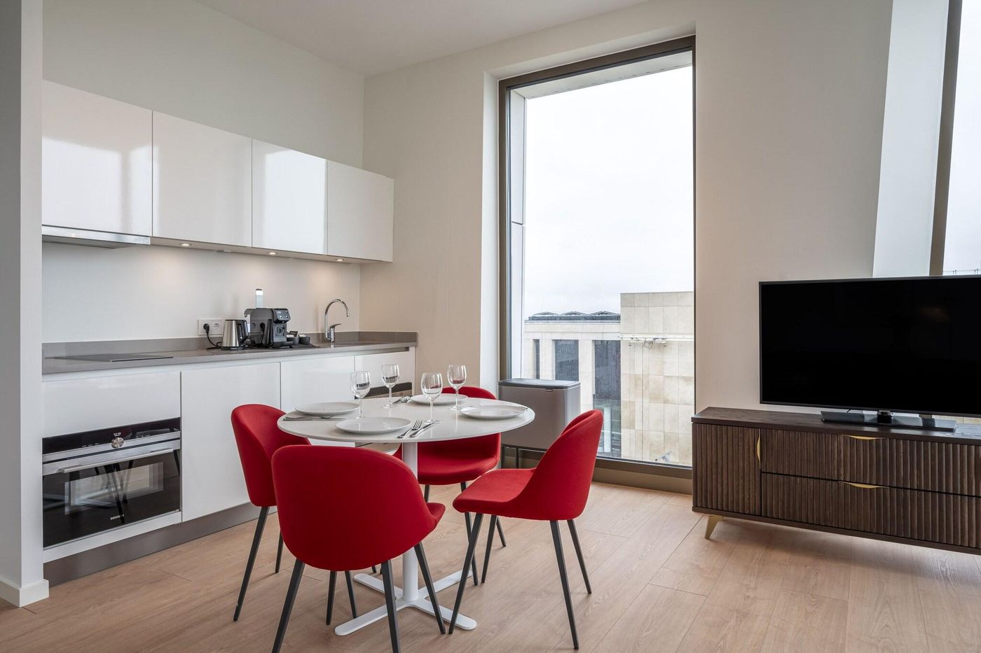 Premier-Suites-Plus-Amsterdam-Room-7