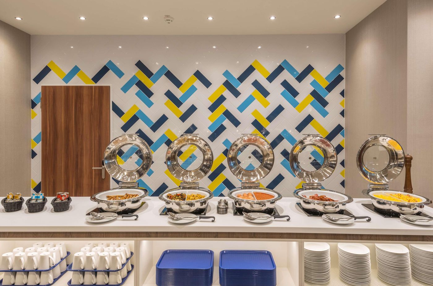 Hampton-by-Hilton-Munich-City-West-Restaurant-19