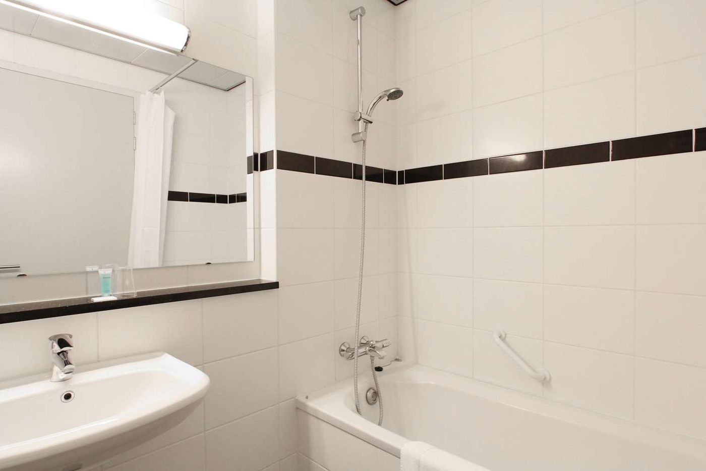 Best-Western-Plus-Amsterdam-Airport-Hotel-Room-15