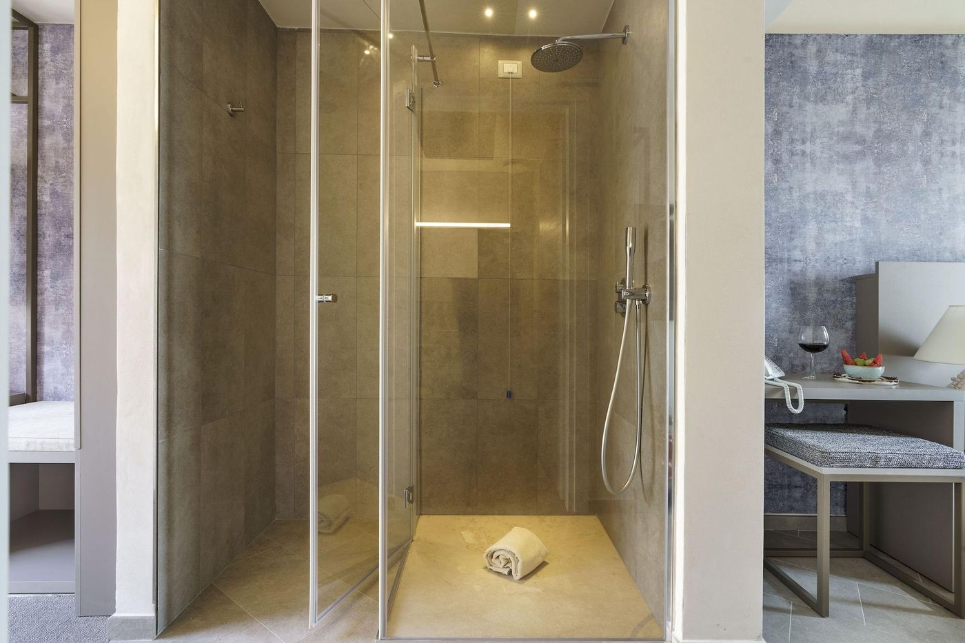 Luna-del-Raccolto--Green-Country-Hotel-Room-33