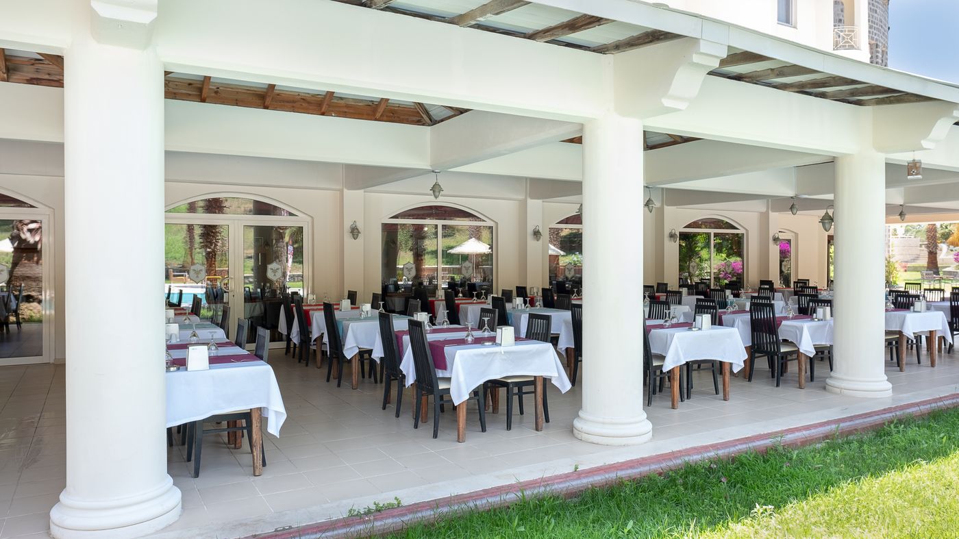 X-Life-Hotel--15-Restaurant-15