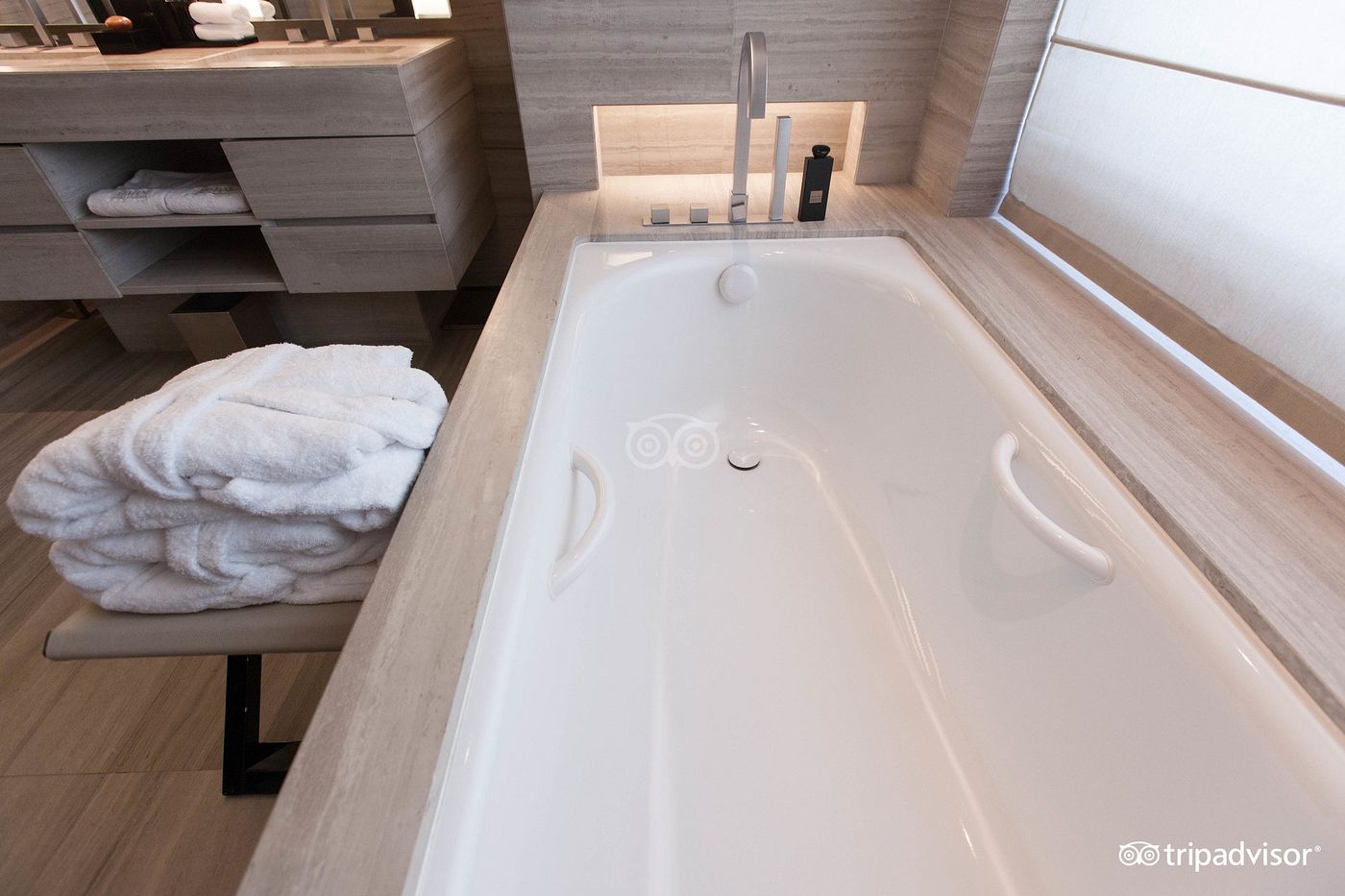 Armani-Hotel-Milano-Room-59