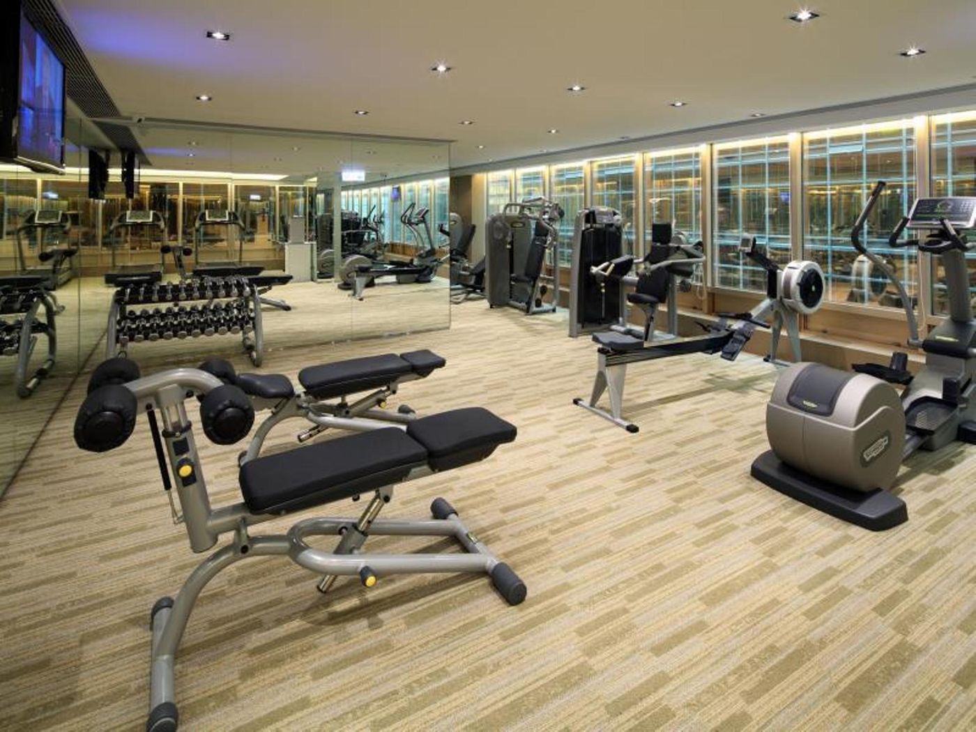 Royal-Pacific-Hotel-and-Towers-Sports-and-Entertainment-22