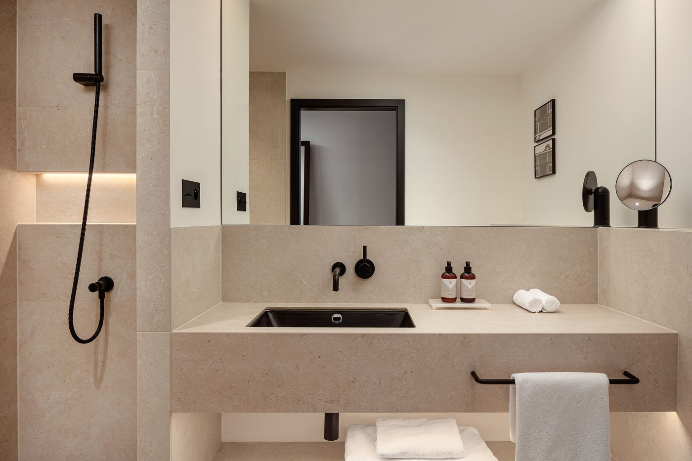 Almanac-X-Alcron-Prague-Room-42