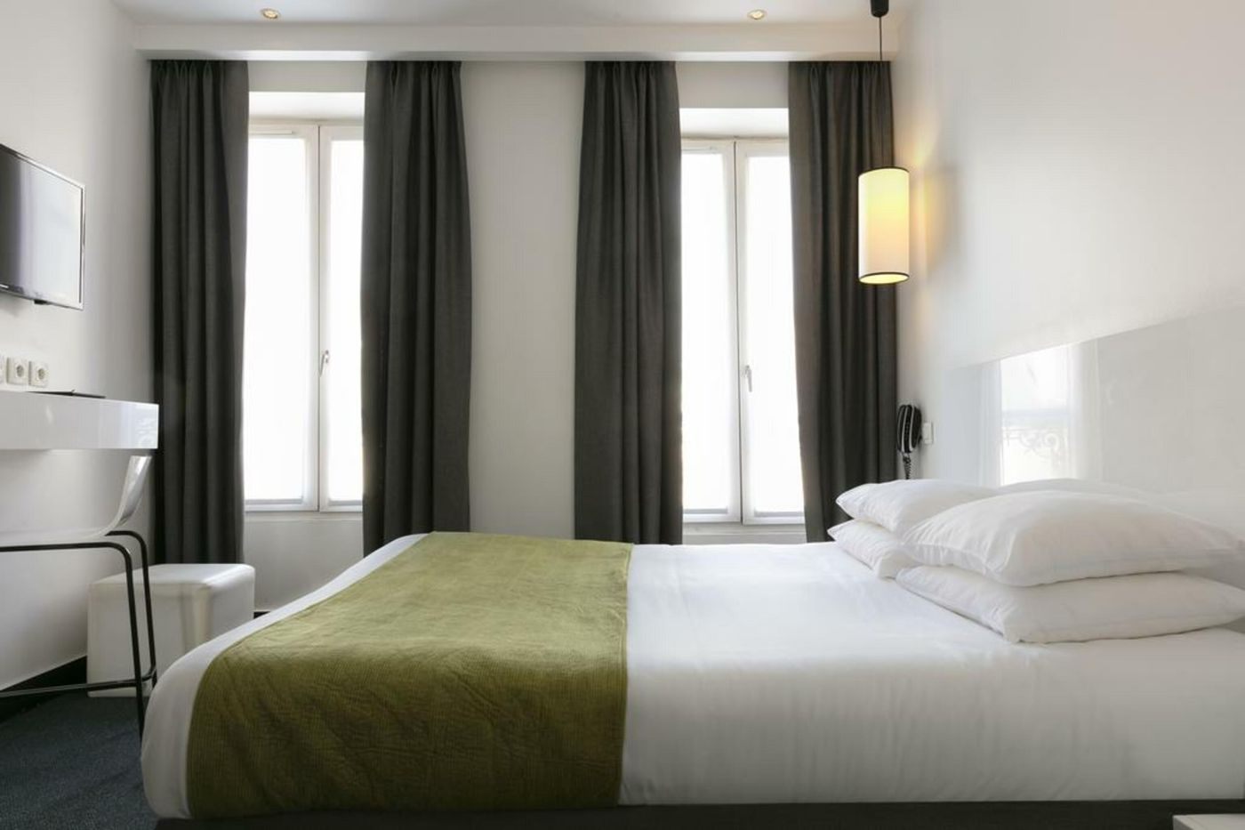 Hotel-Standard-Design-Room-9