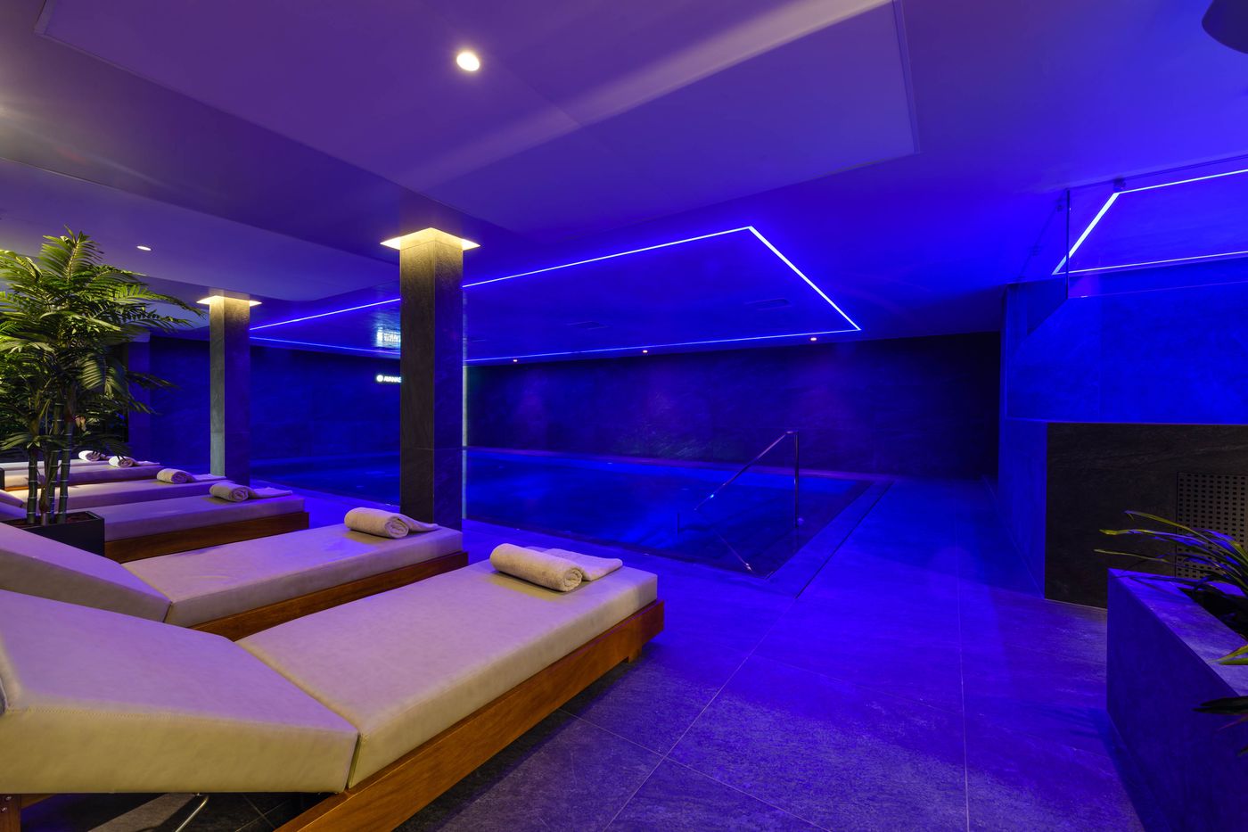 Ajax-Hotel-Sports-and-Entertainment-65