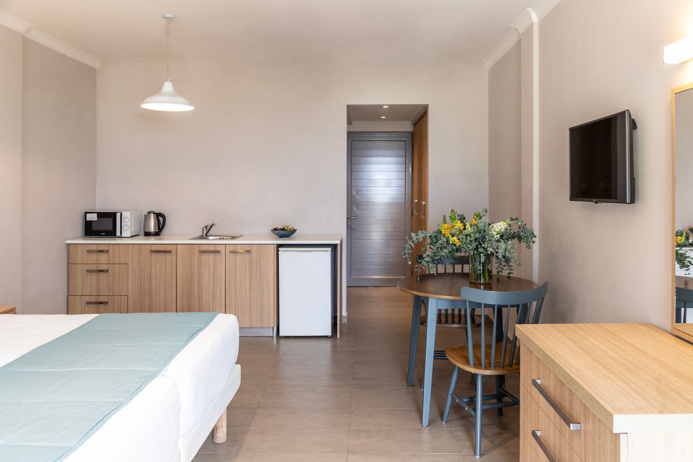 Louis-St-Elias-Resort---Waterpark-Room-49