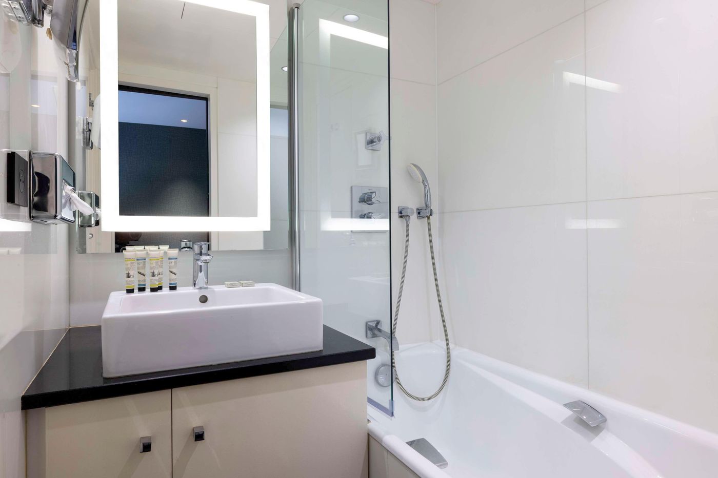 Best-Western-Bretagne-Montparnasse-Room-54