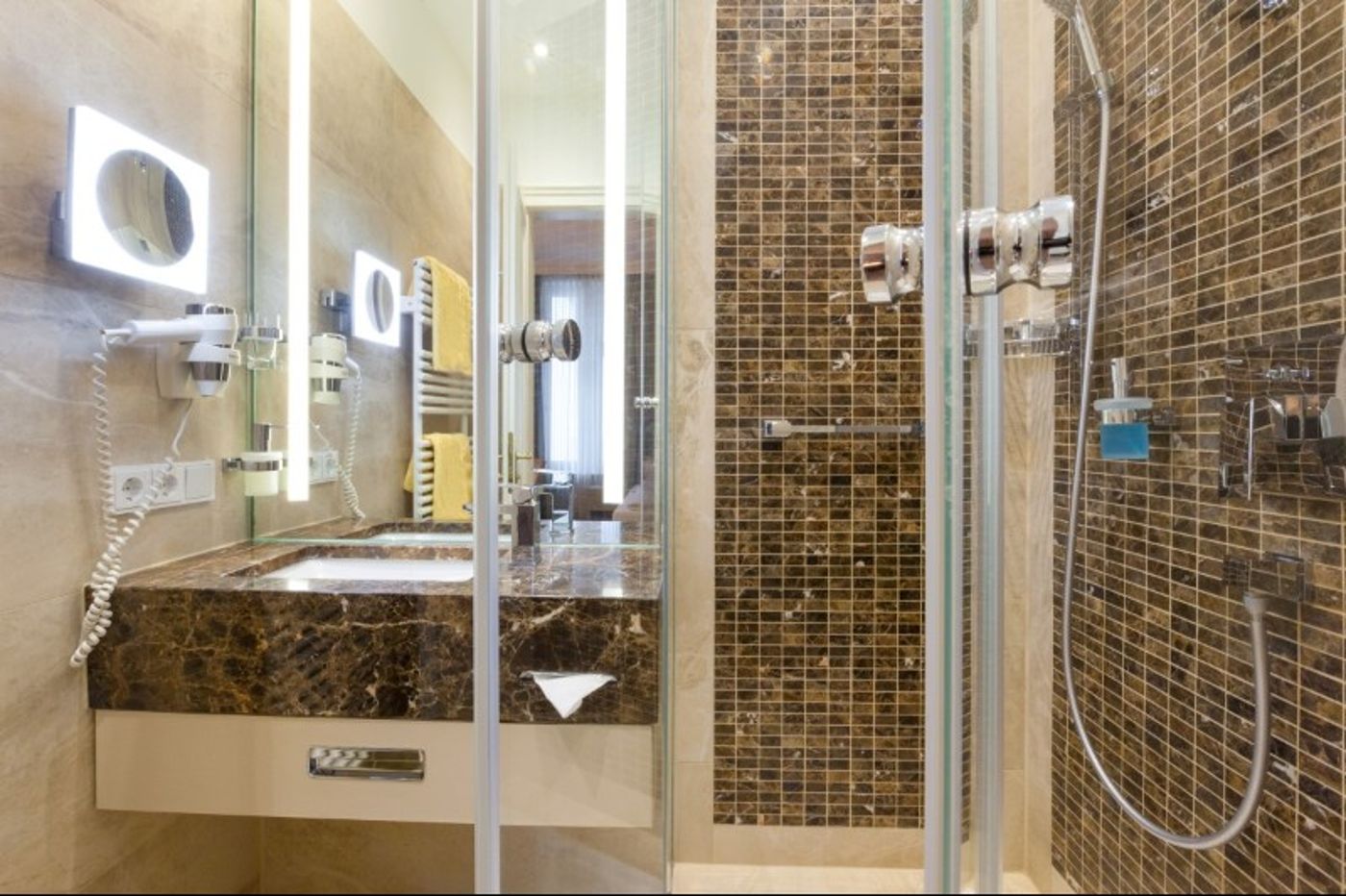 Hotel-an-der-Oper-Room-42