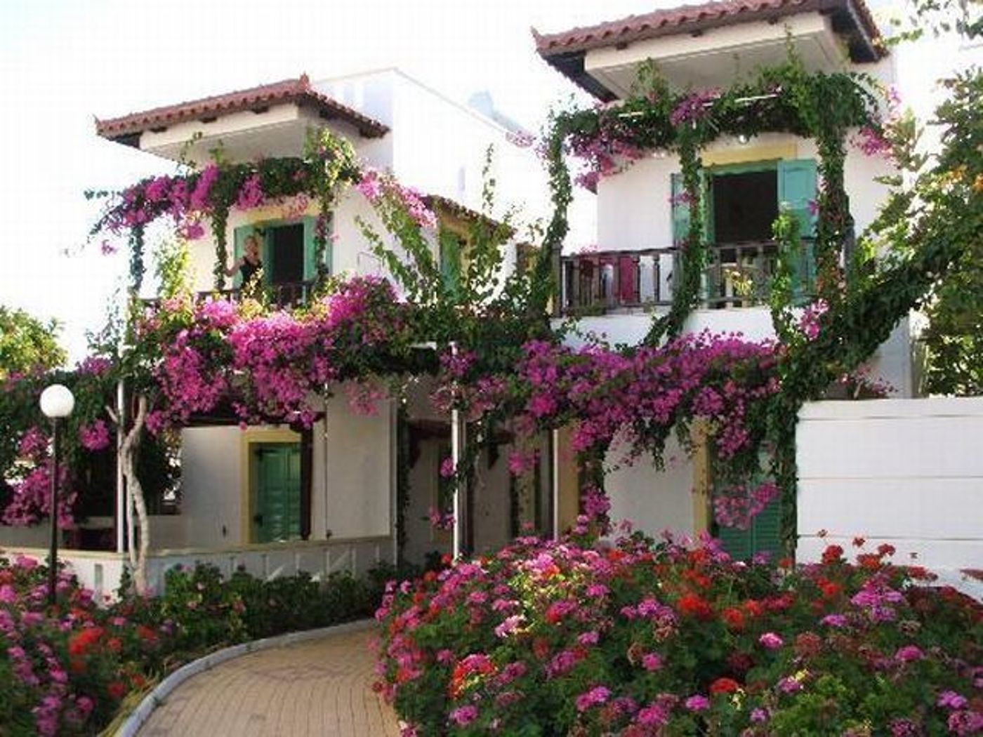 Paul Marie Studios and Apartments