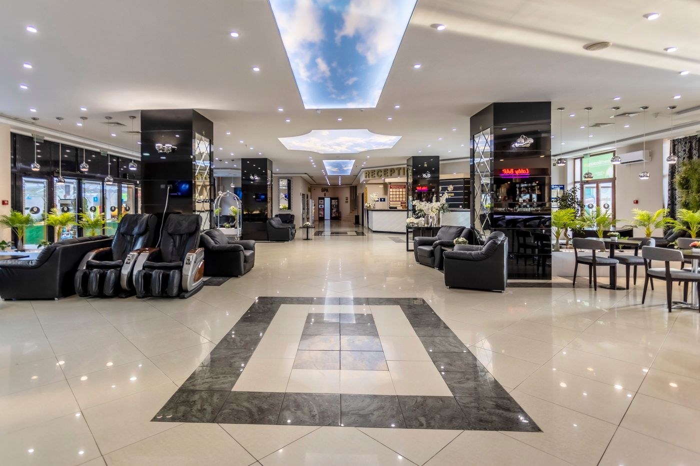 Prestige-Hotel---Aquapark-Lobby-52