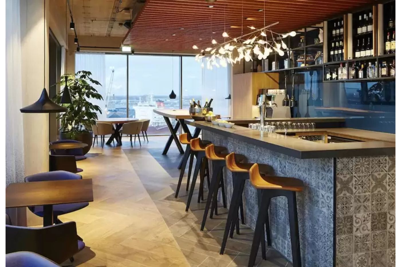 Residence-Inn-Amsterdam-Houthavens-Bar-14