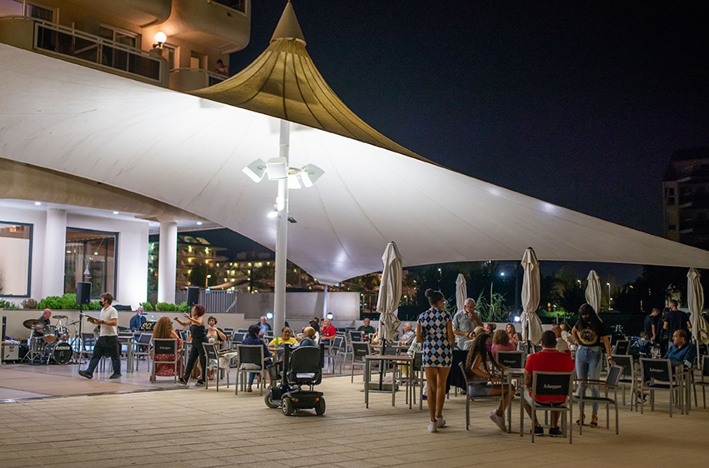 Hotel-Caprici-Terrace-7