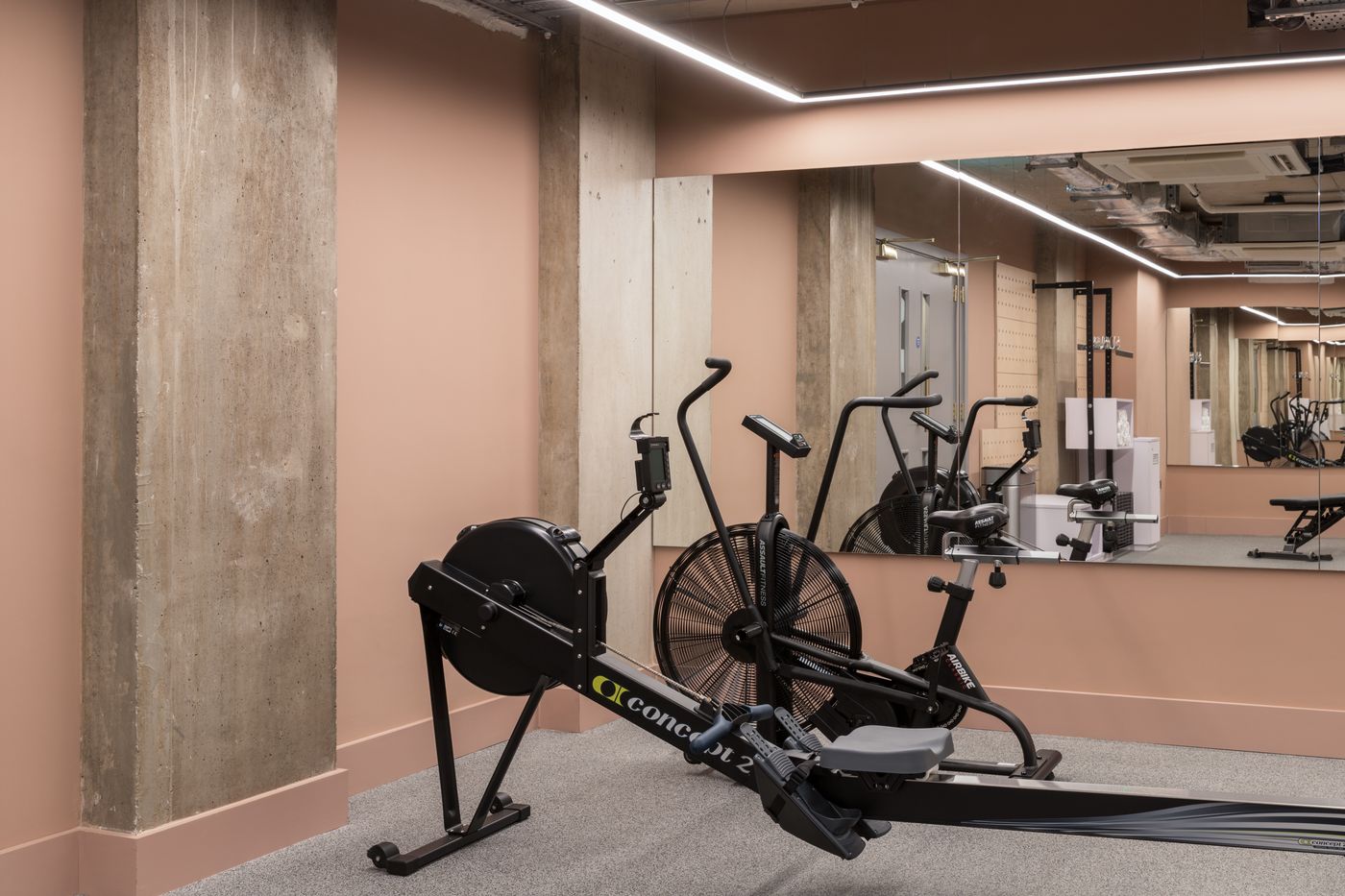 Zanzibar-Locke--Ha-Penny-Bridge-Sports-and-Entertainment-28