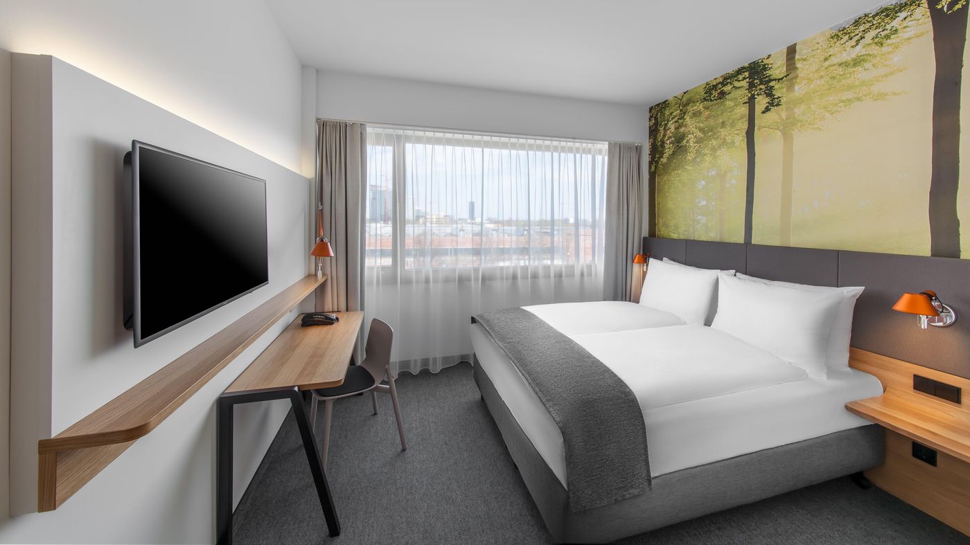 Holiday-Inn-Munich---Leuchtenbergring-Room-24