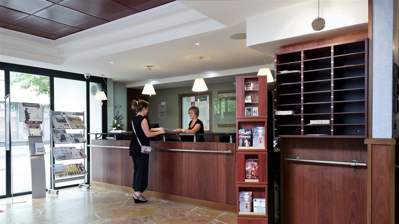 Aparthotel-Adagio-Paris-Buttes-Chaumont-Lobby-6