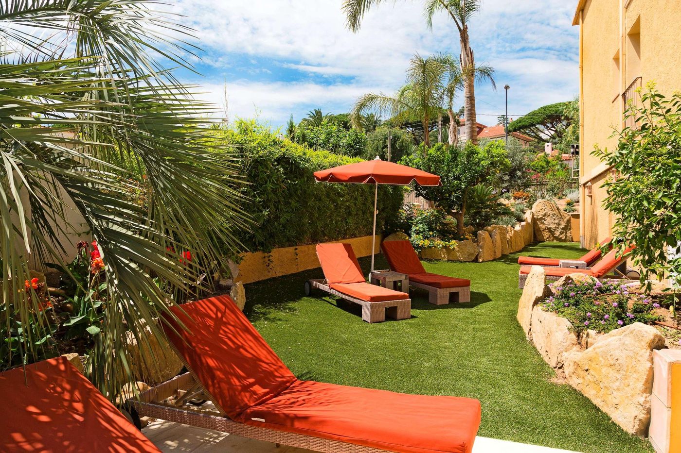 Best-Western-Premier-Montfleuri-General-view-3