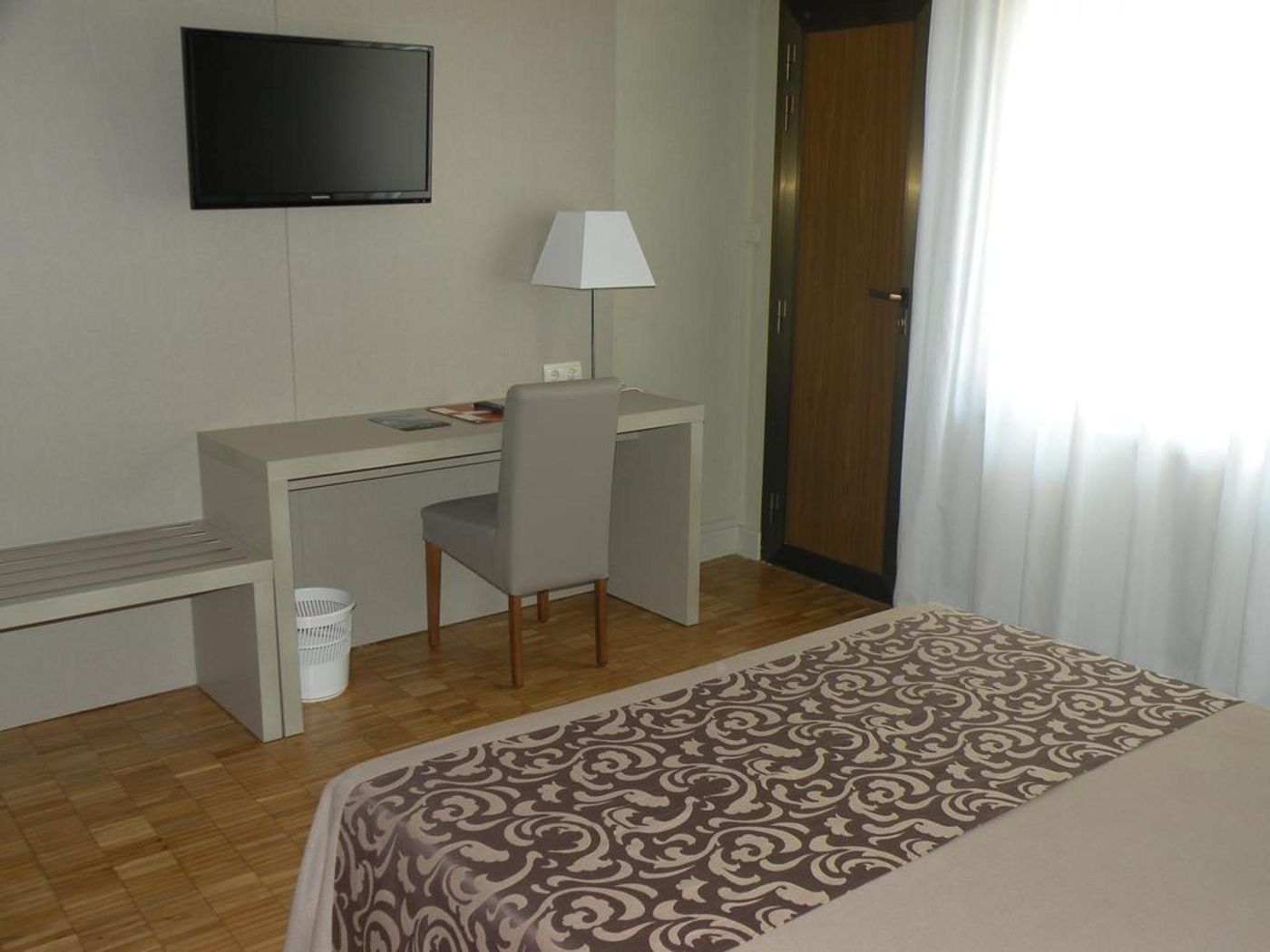 Lauria-Room-28
