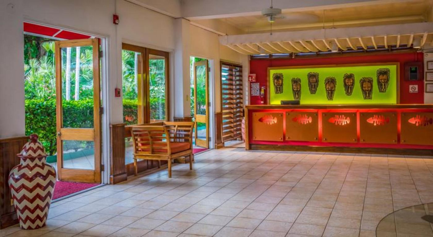 Grand-Decameron-Montego-Bay--A-Trademark-All-Inclusive-Lobby-49