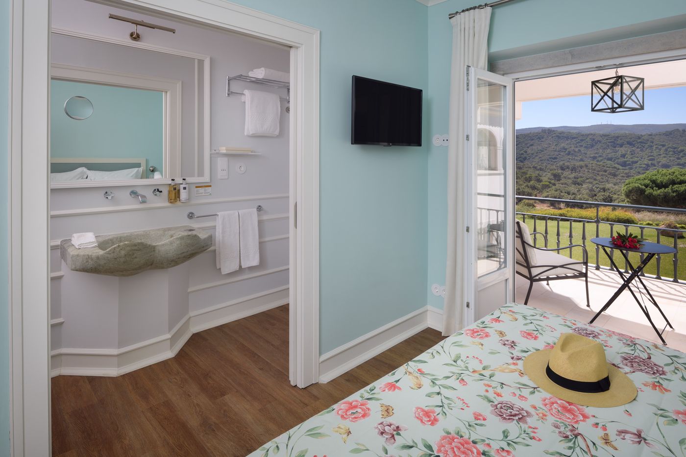 Casa-Palmela---Small-Luxury-Hotels---Villas-Room-78