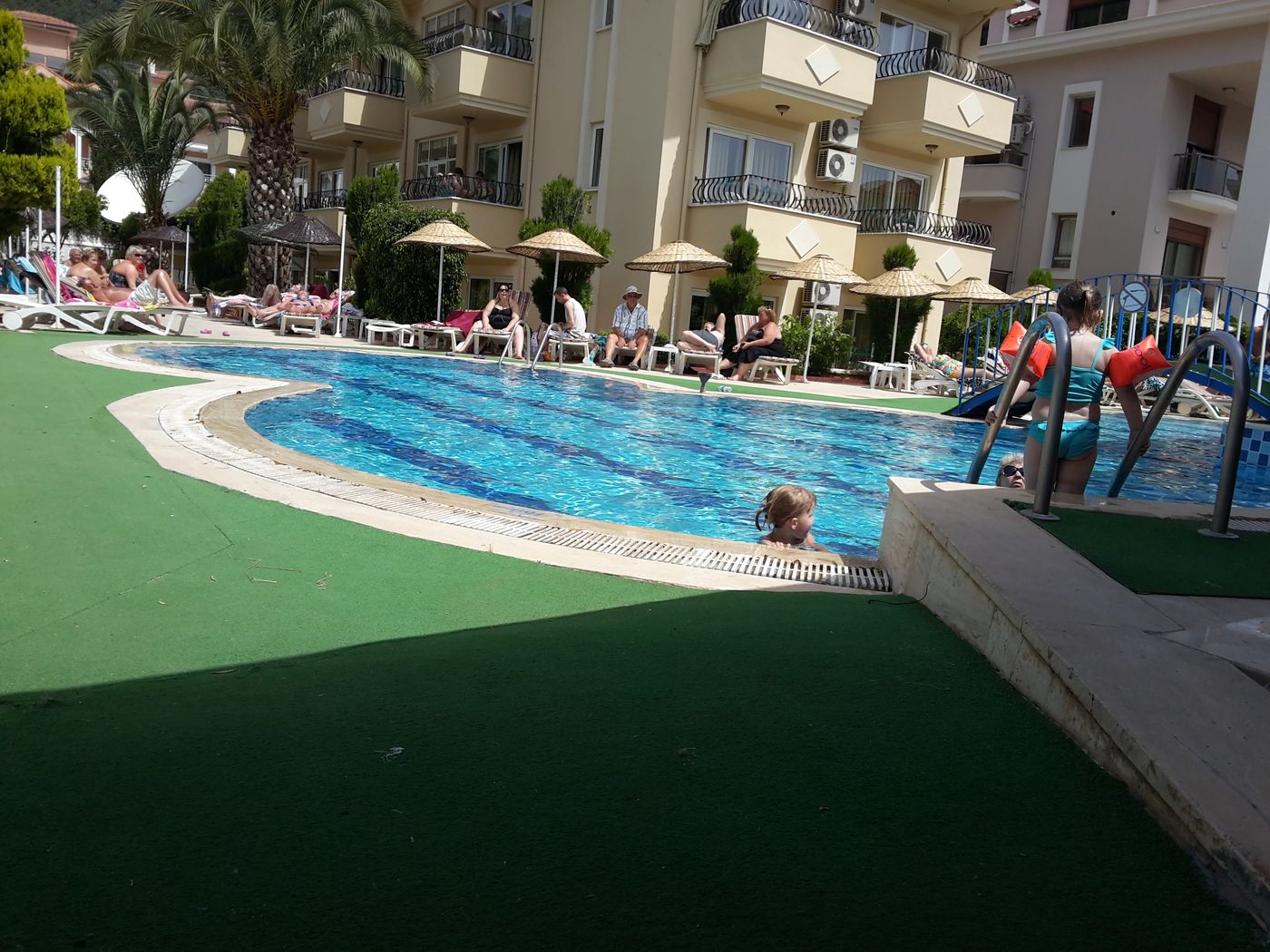 Sahin-Palace-Apartments-Pool-6