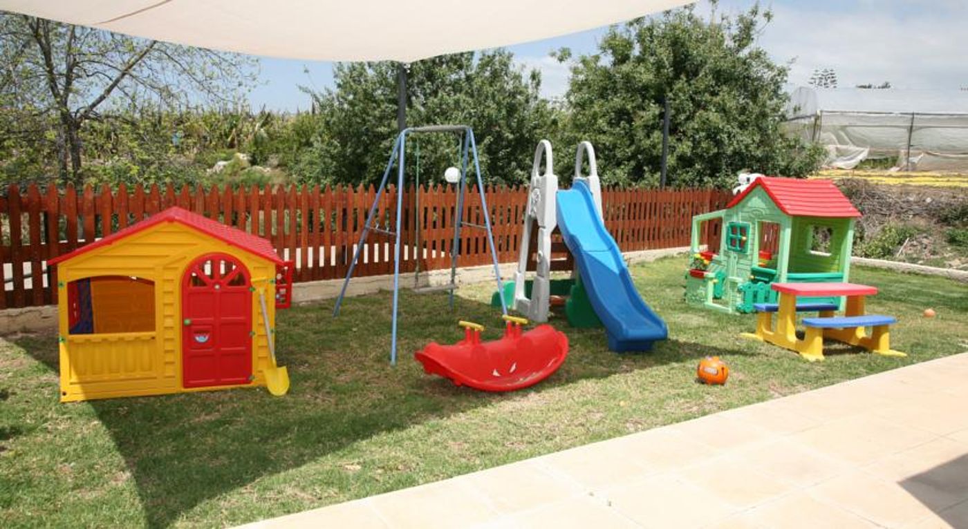 Hadjantoni Anna Apartments