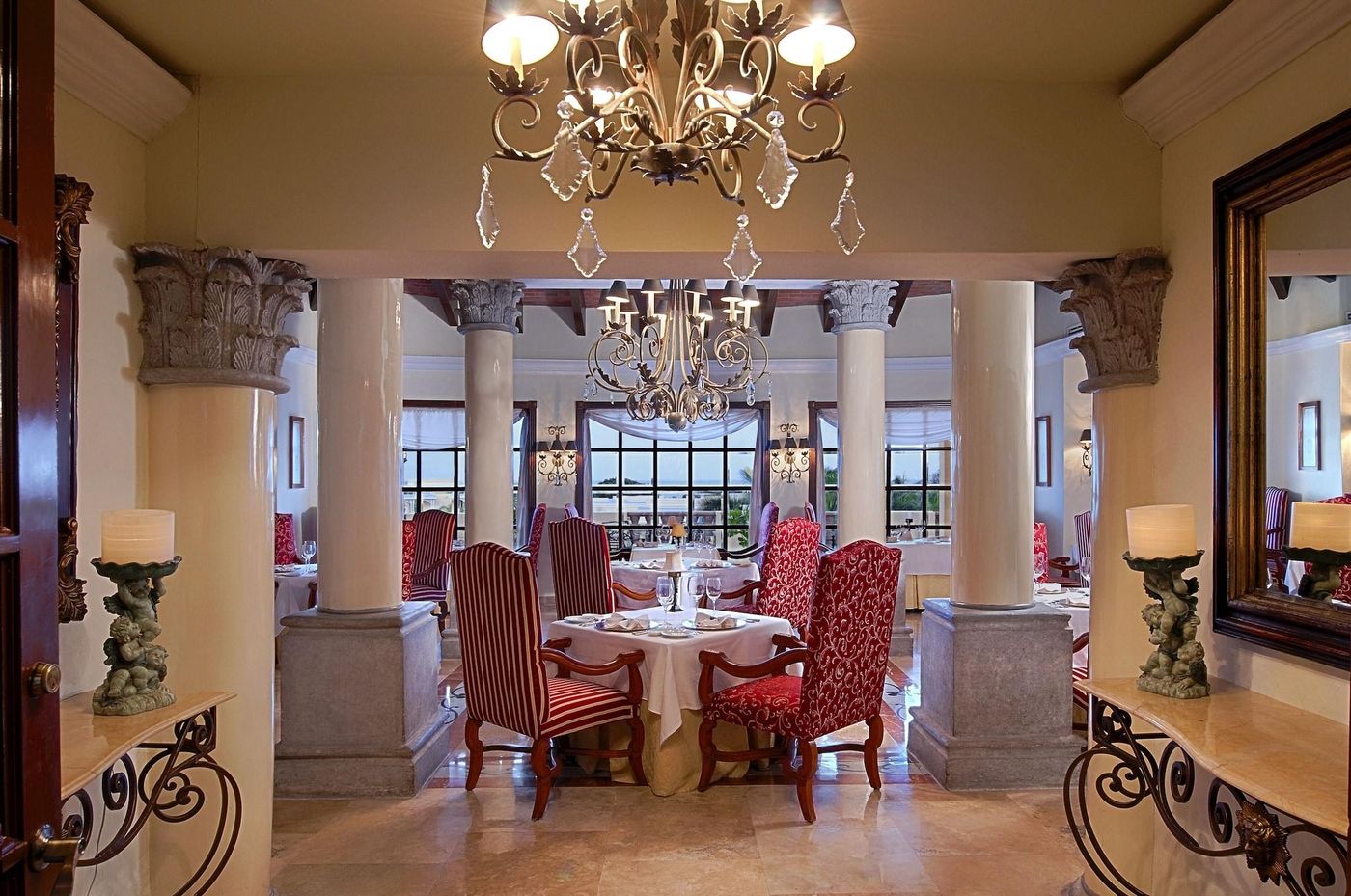 Royal-Hideaway-Playacar-All-Inclusive-Restaurant-58