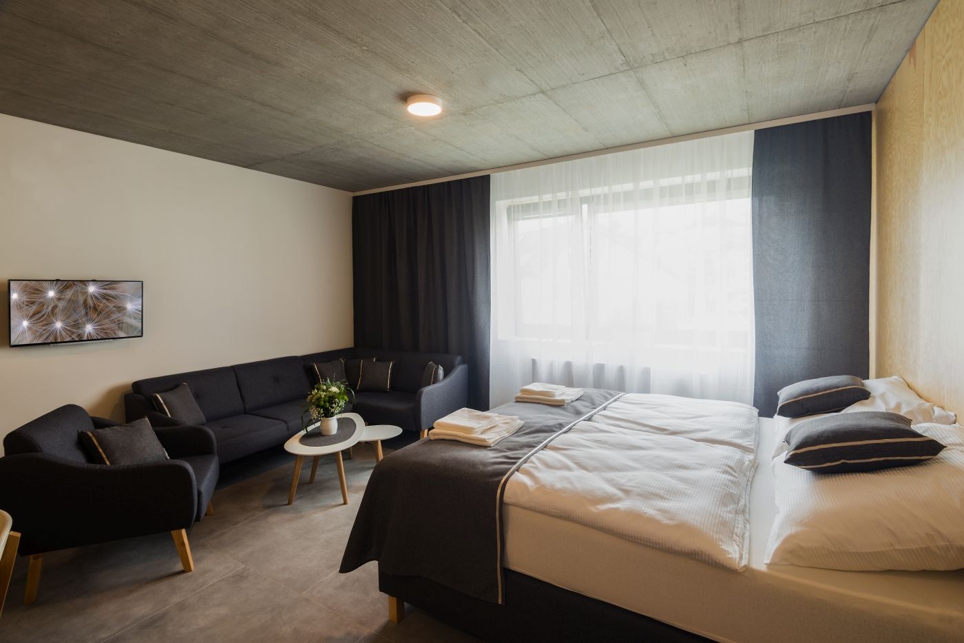 Residence-Trafick-Room-24